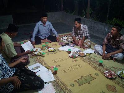 Bhabin Hadiri Pertemuan Rutin Pandu Guwosari Di Dusun Kembanggede