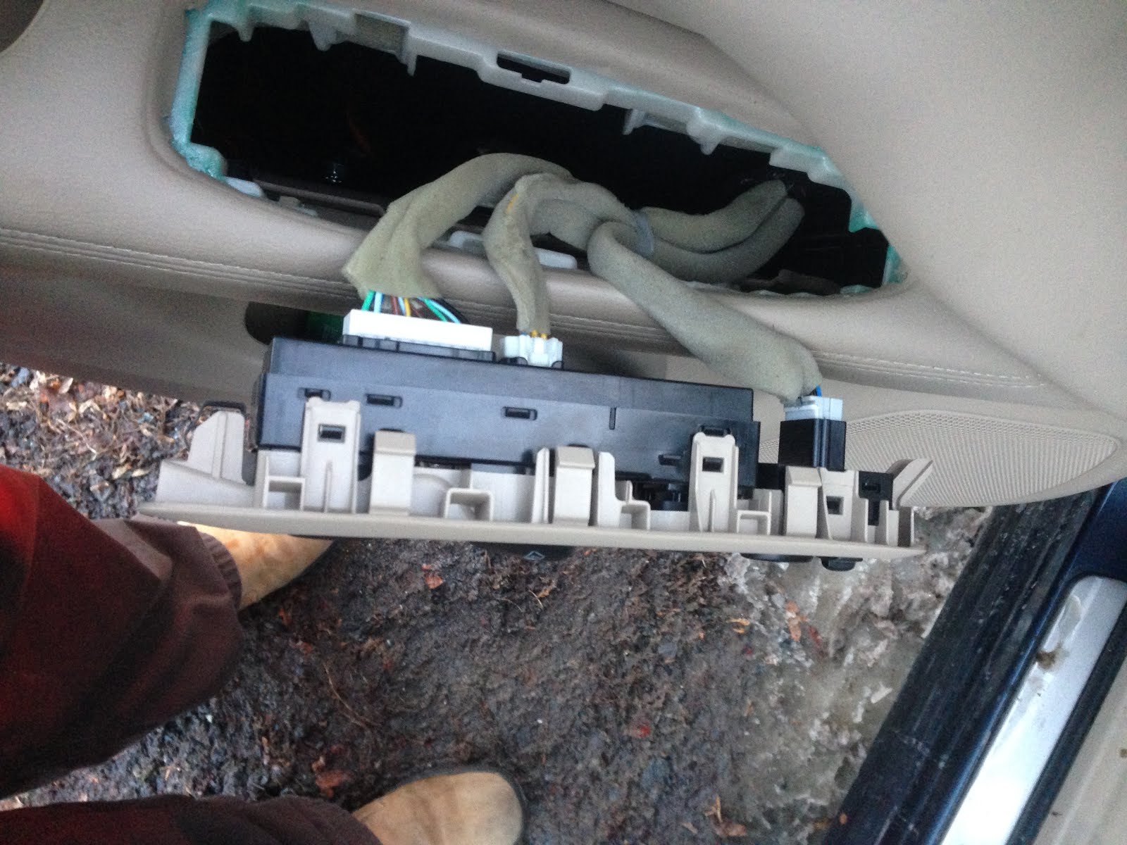 What's Roger fixing this week? Montana 2740 tractor and 2013 Nissan Pathfinder Drivers Door Handle