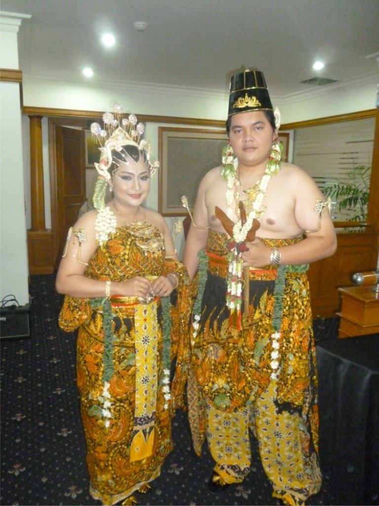 RIAS PENGANTIN PAES AGENG DI HOTEL GRAND CEMPAKA