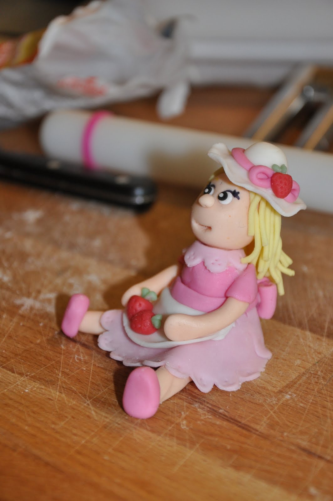 dolci decori e non solo bambolina in pasta di zucchero