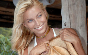 Italian Beauty Federica Fontana Wallpaper