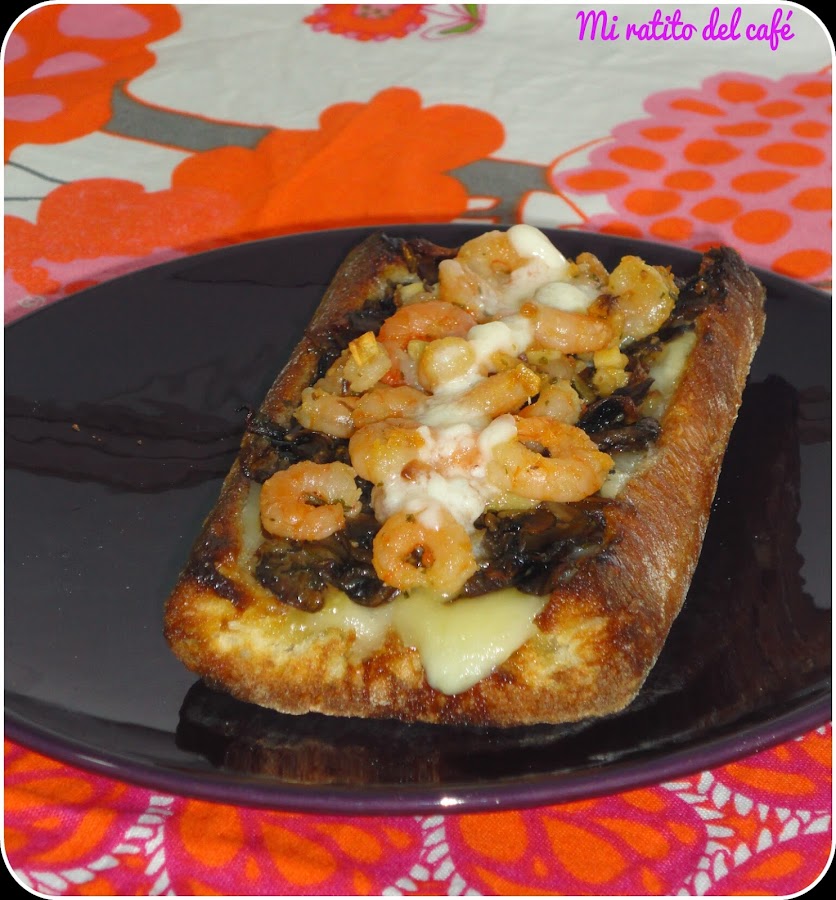 Tosta de champiñones, gambas y ali oli