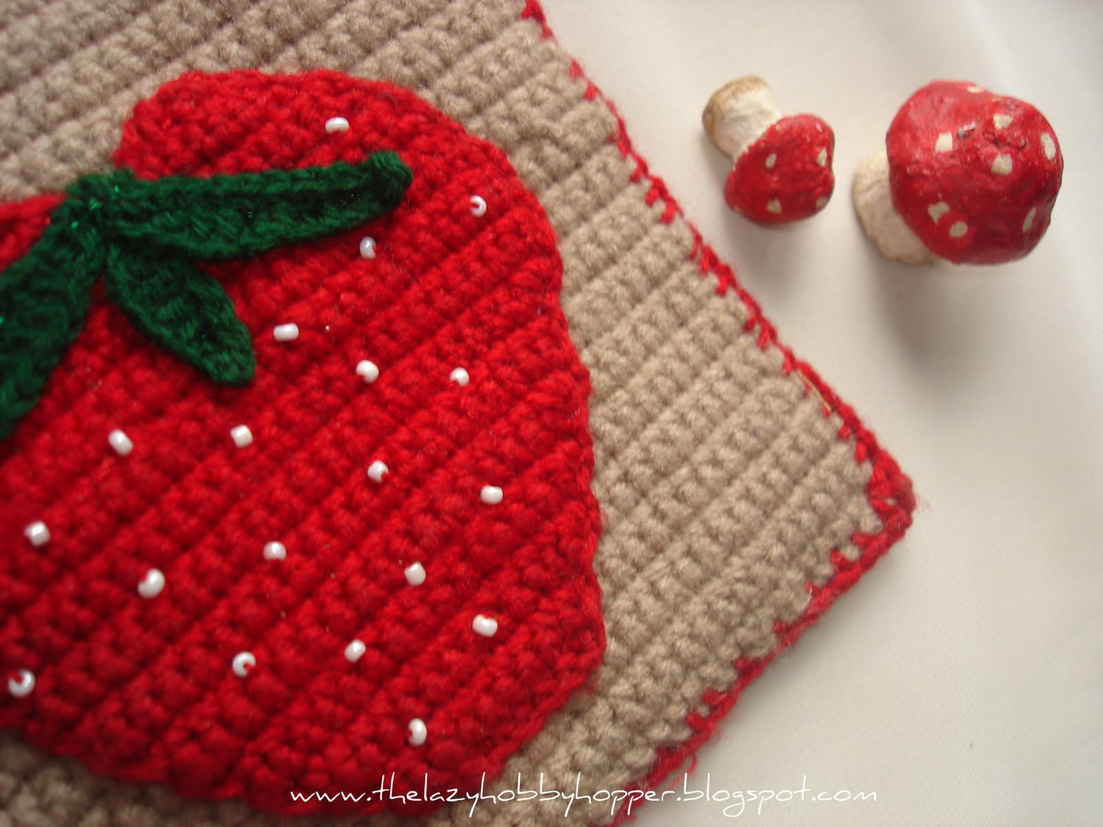 The Lazy Hobbyhopper Strawberry potholder