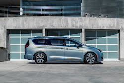 pacifica chrysler earns highway rating