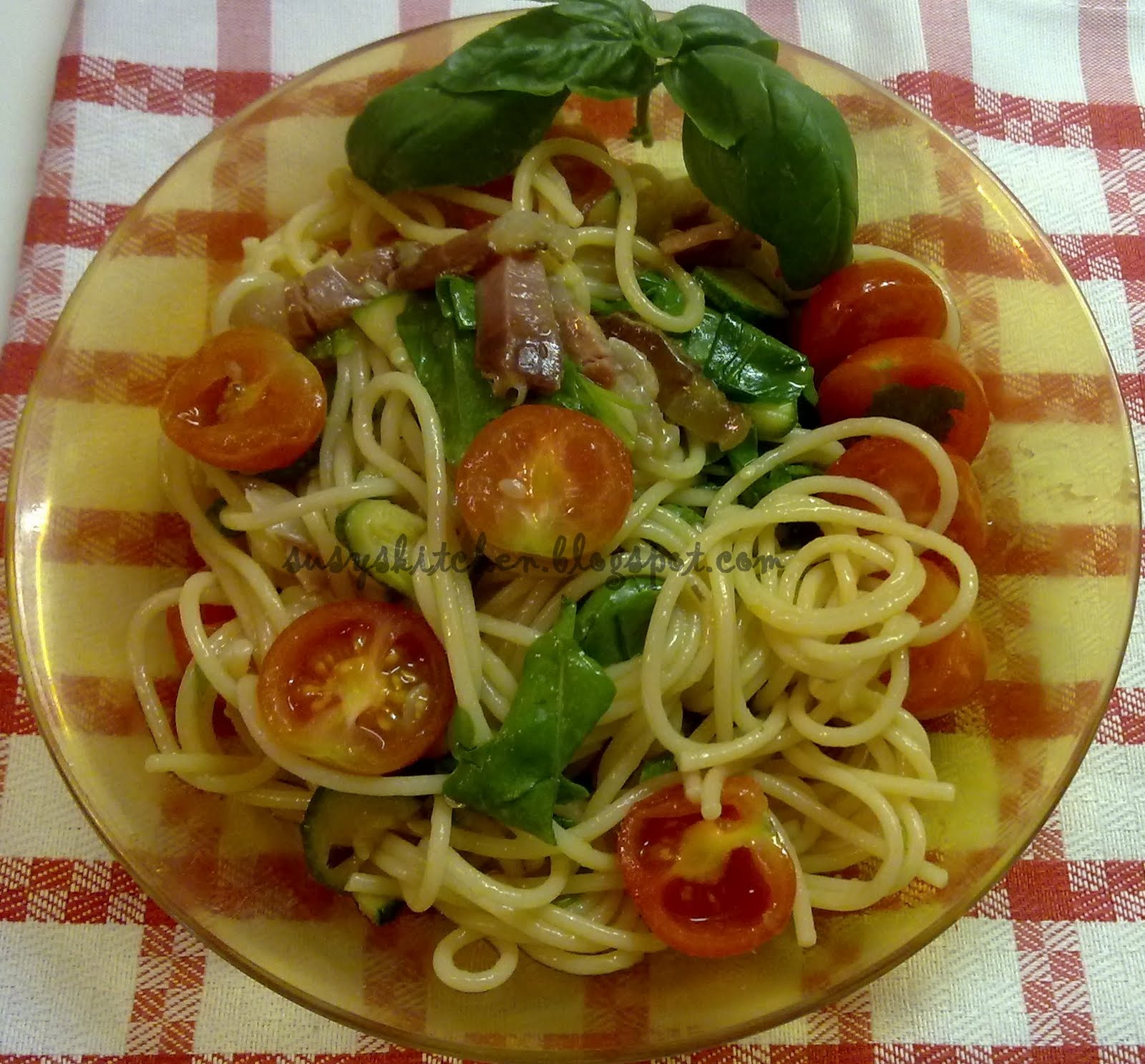 Susy&amp;#39;s kitchen: Spaghetti tricolore