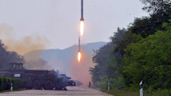 Ngày 28-12-2017. Báo cáo cho biết: Triều Tiên tiến hành bắn thử nghiệm tên lửa đạn đạo mới vào hôm thứ Ba 