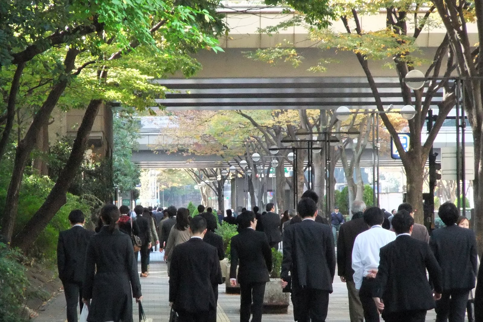office-worker-shinjuku　新宿の通勤風景
