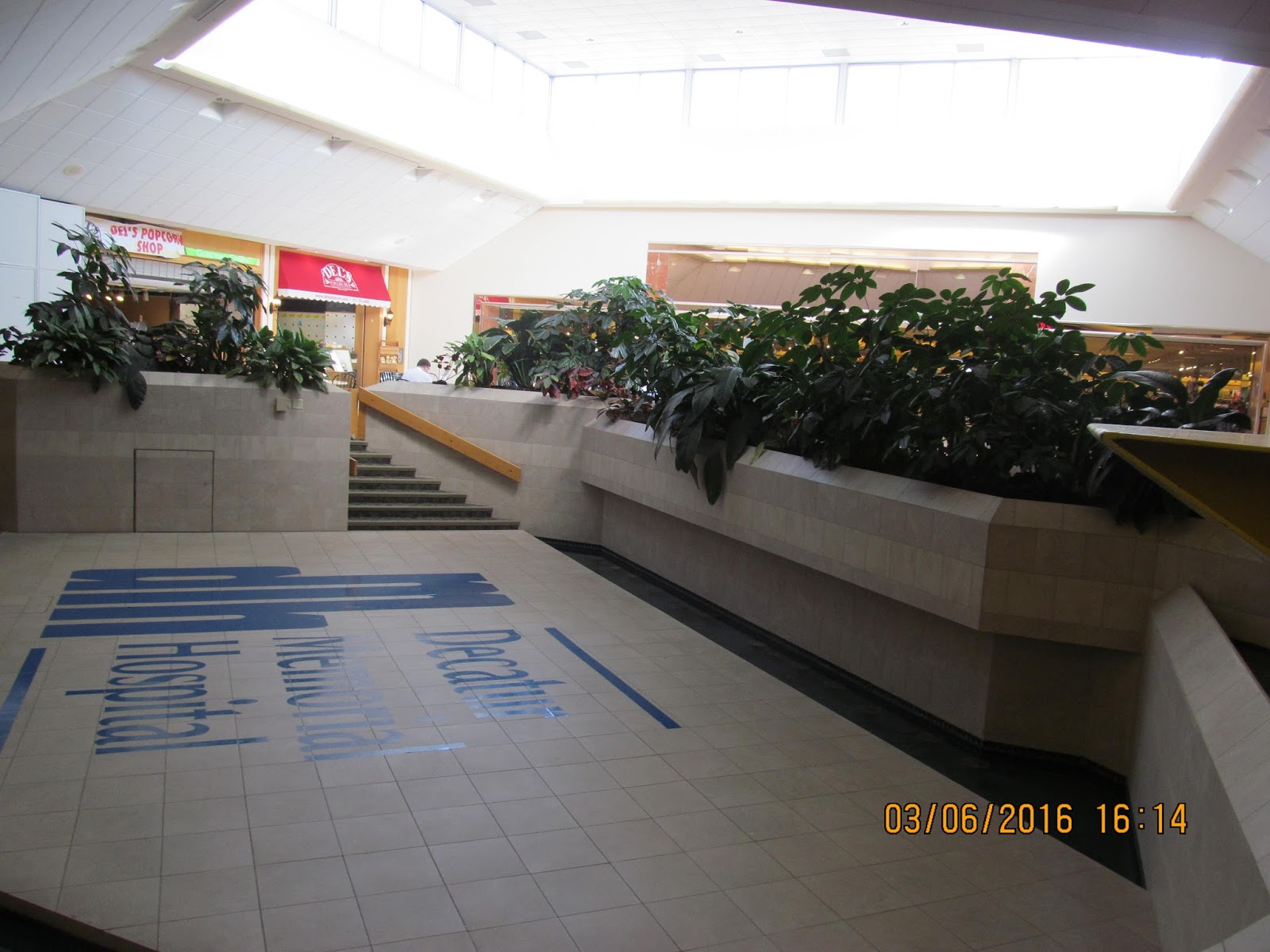 Trip to the Mall Hickory Point Mall [(Forsyth) Decatur, Illinois)]