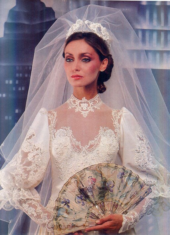BRIDE CHIC: BRIDAL DESIGN IN THE 1980s