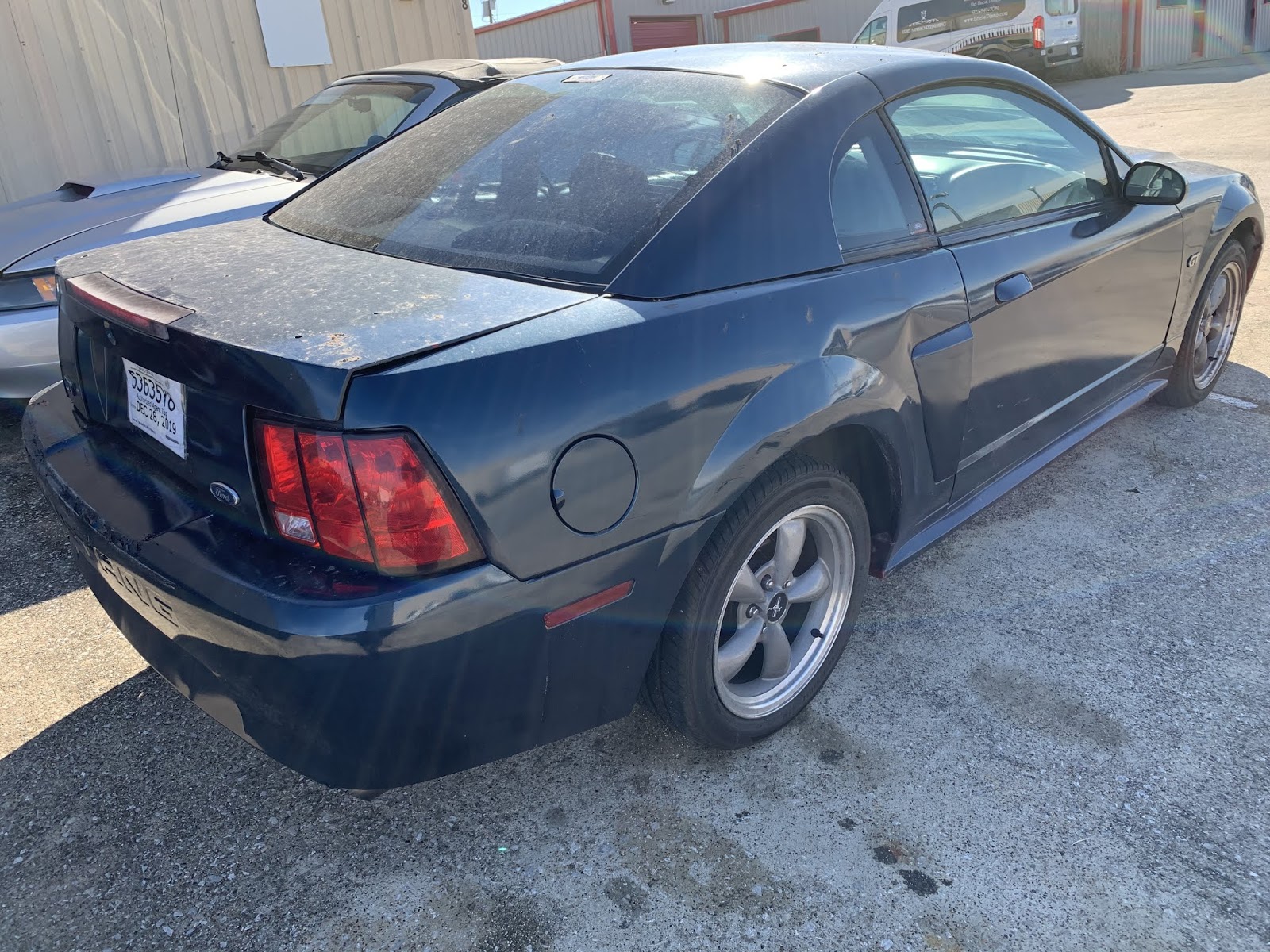 Whiteboy's Mustangs: 2002 mustang Gt parts car