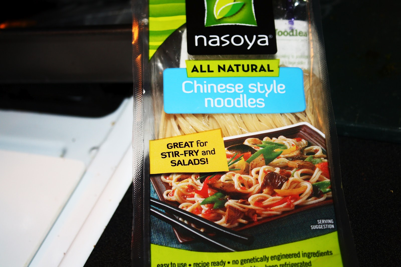 One Lazy Vegetarian: Veggies & Noodles in an easy Peanut Sauce