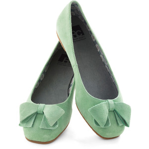 For my love of shoes: Green flat shoes