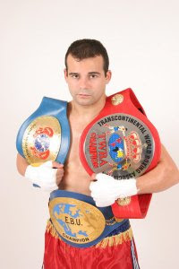 DOCE ONZAS: KIKO MARTINEZ NUEVA INCORPORACION DE MARAVILLA BOX