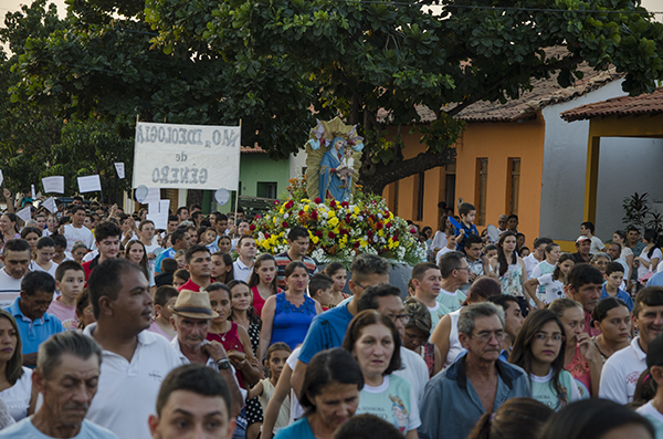 Procissão reúne milhares de fiéis no fim do Festejo da padroeira de Cocal - Imagem 2