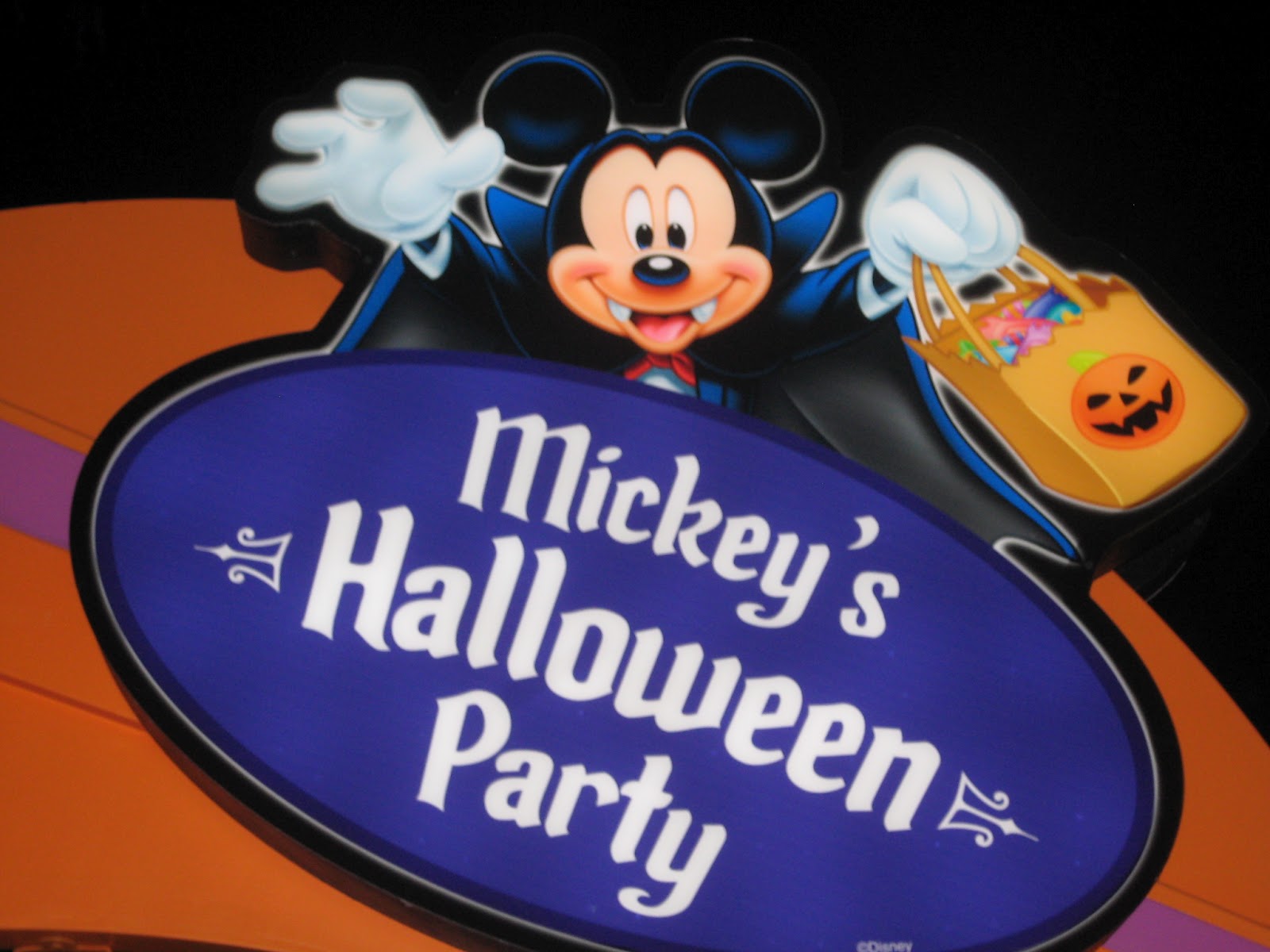 disney-sisters-mickey-s-halloween-party-and-halloween-time-at-disneyland