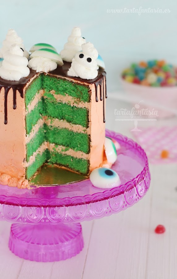 Cómo hacer una tarta de Halloween decorada con ojos de gelatina