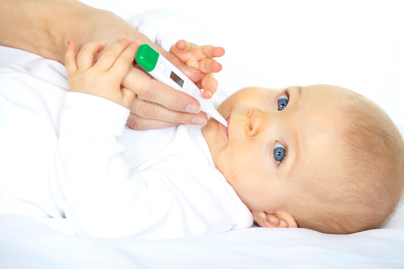 Fiebre en bebés ¿Qué es y cómo bajarla? El Cuidado Perfecto para tu bebé Fiebre en bebés ¿Qué es y cómo bajarla? El Cuidado Perfecto para tu bebé