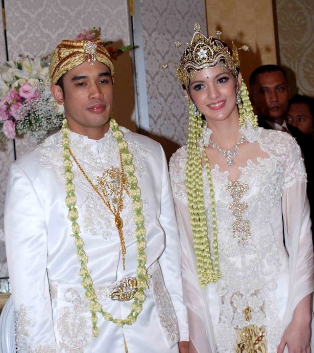  Kebaya  Akad  Nikah Nuansa Warna Putih  Modern Kumpulan 