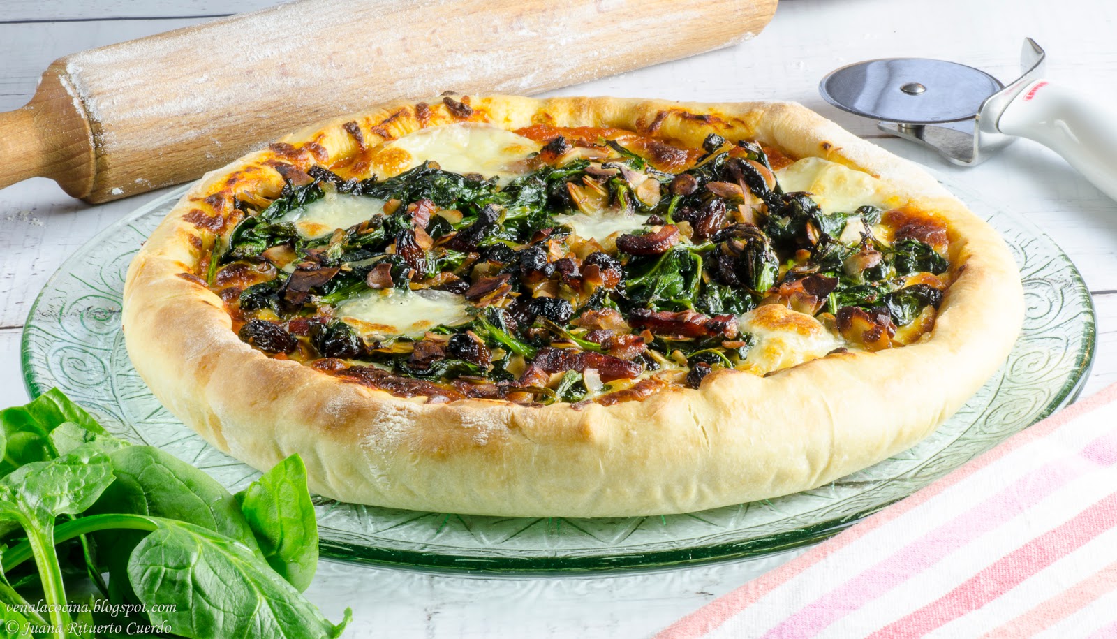 Pizza de espinacas y almendras - Ven a la Cocina image of Pizza de espinacas y almendras - Ven a la Cocina