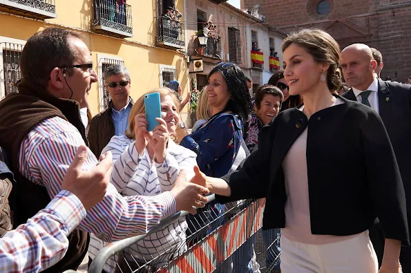 Queen Letizia visits City Hall and House of Culture of Villanueva de los Infantes. Queen Letizia wore Zara Coat and Magrit Sandals.