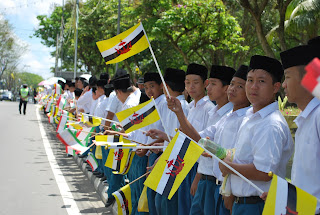 Baju uniform sekolah Brunei