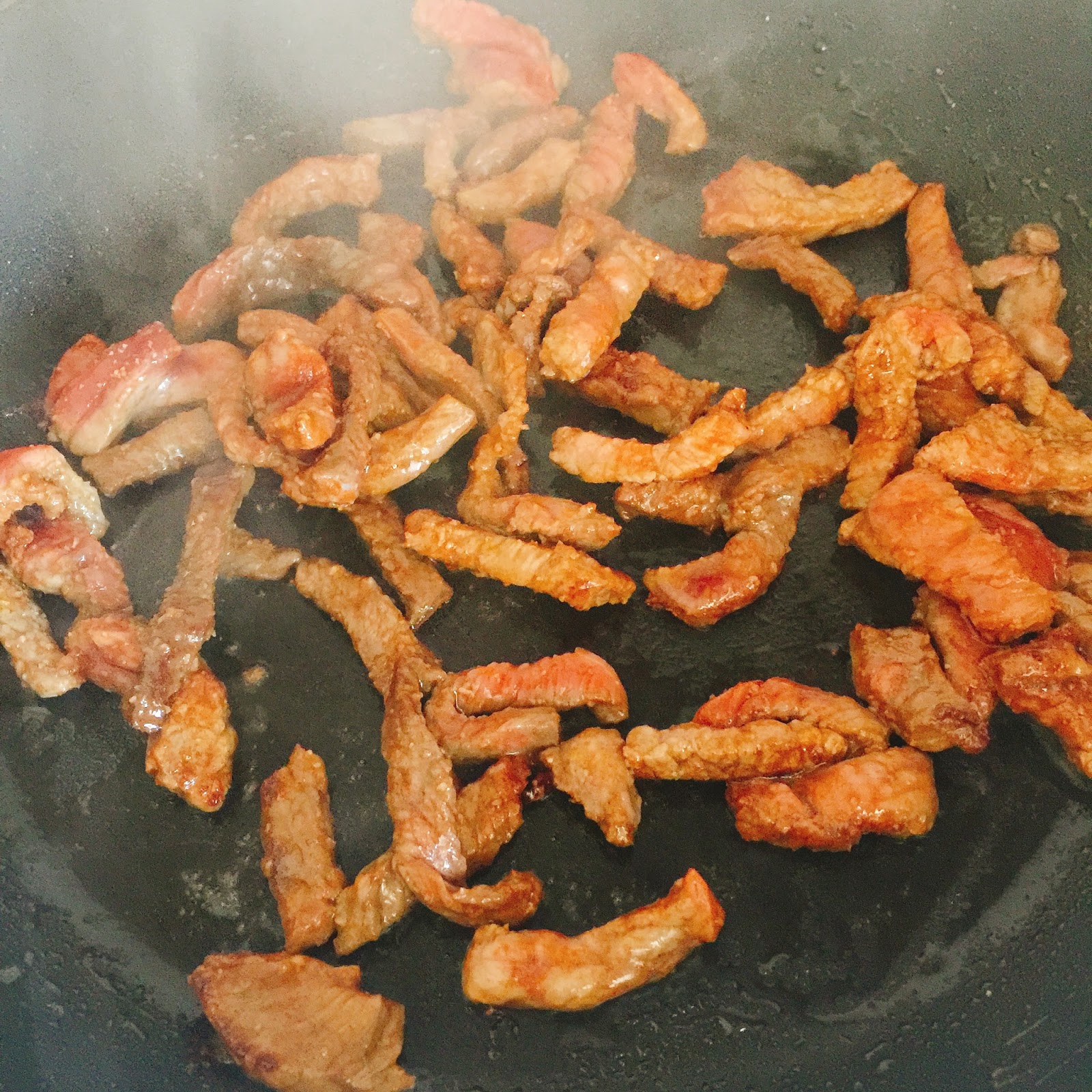 Quinoa al Pimentón con Sofrito de Cebolla y Ternera