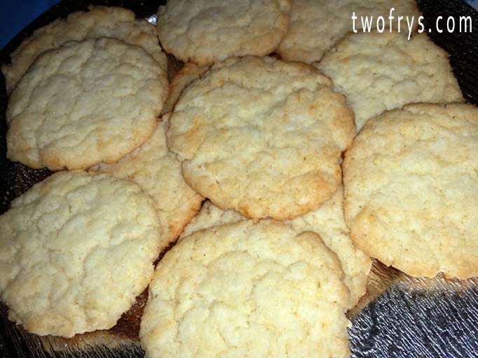 Two Frys: Gluten Free Coconut Cookies