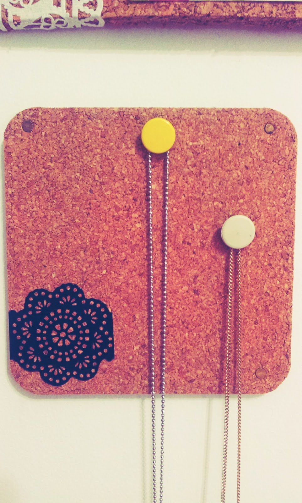 StatussQuo [diy] button thumb tacks