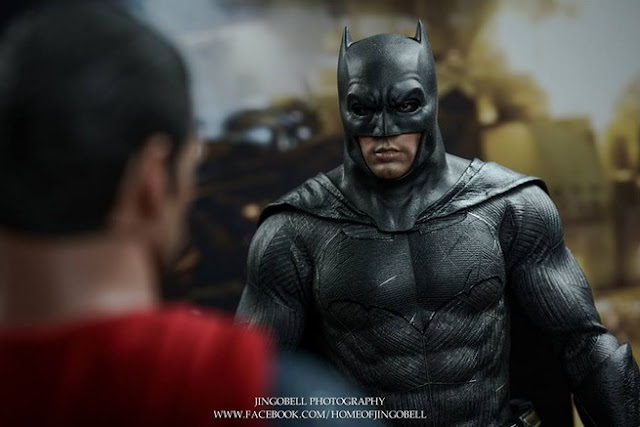 figurine hot toys batman