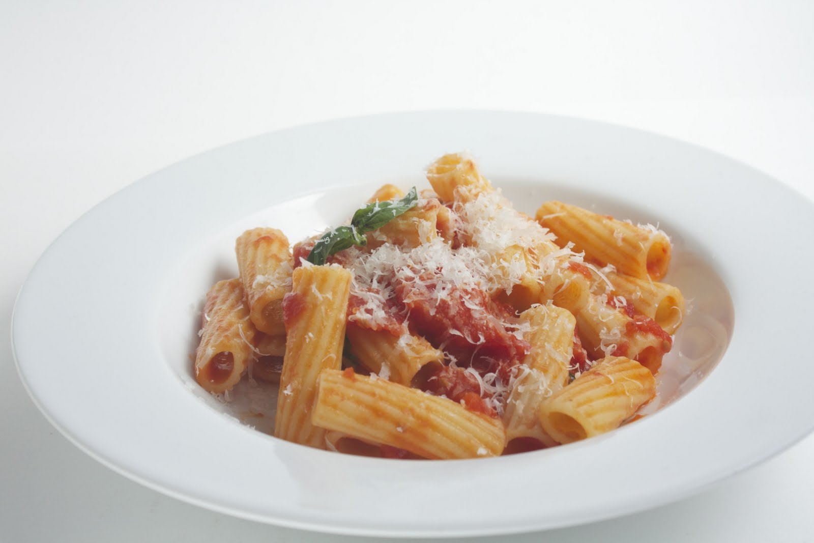 Dude Food Rigatoni Pomodoro