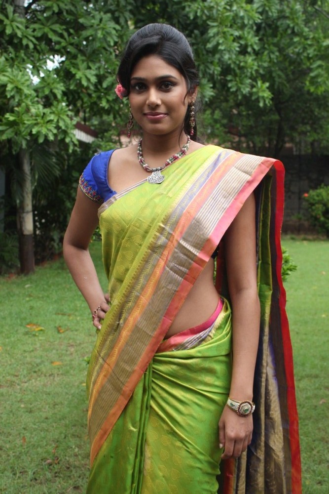 South Actress Manisha Yadav in Saree Latest Cute Stills