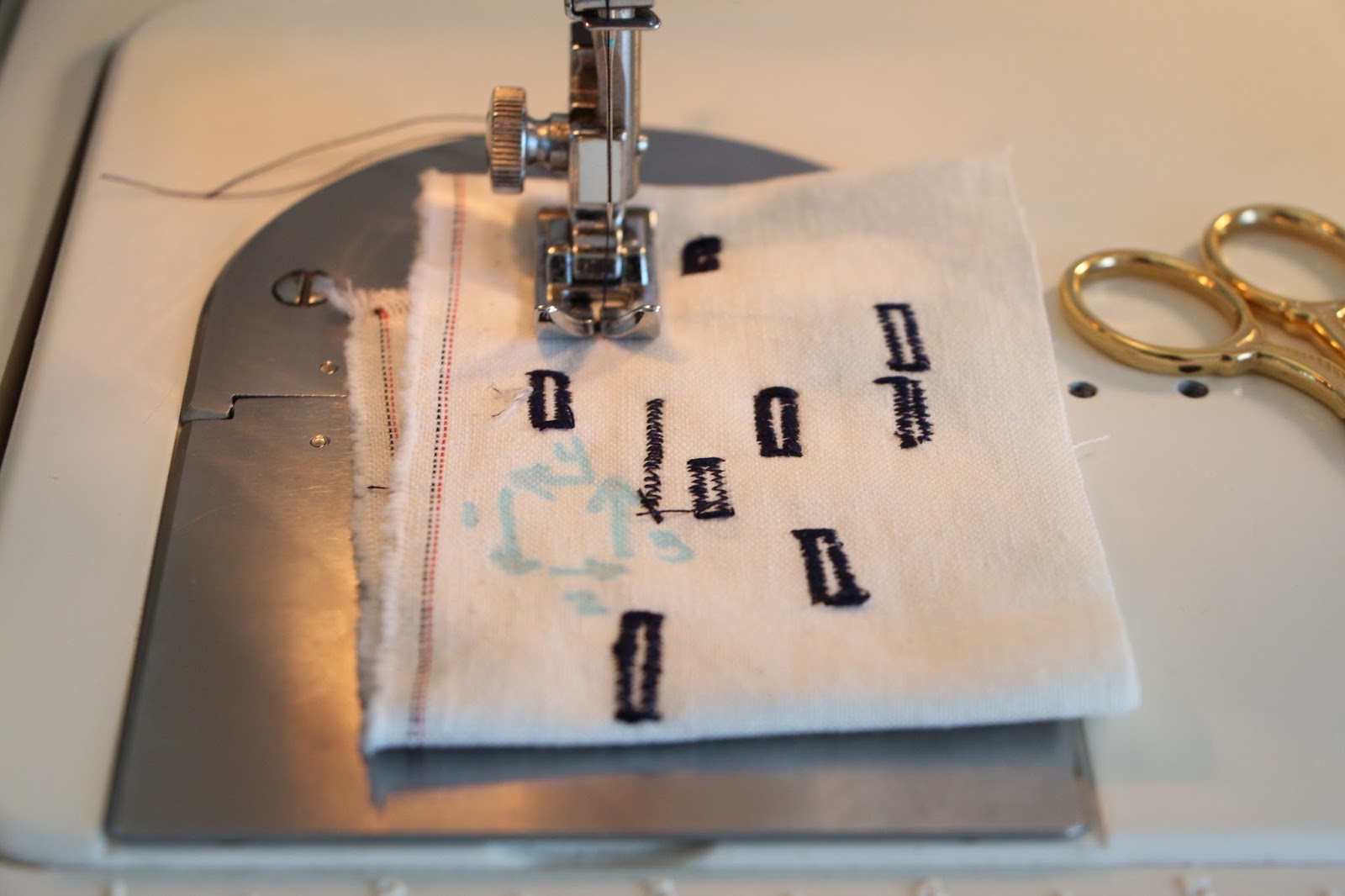 How to Sew a Buttonhole Without a Special Foot! Palindrome Dry Goods