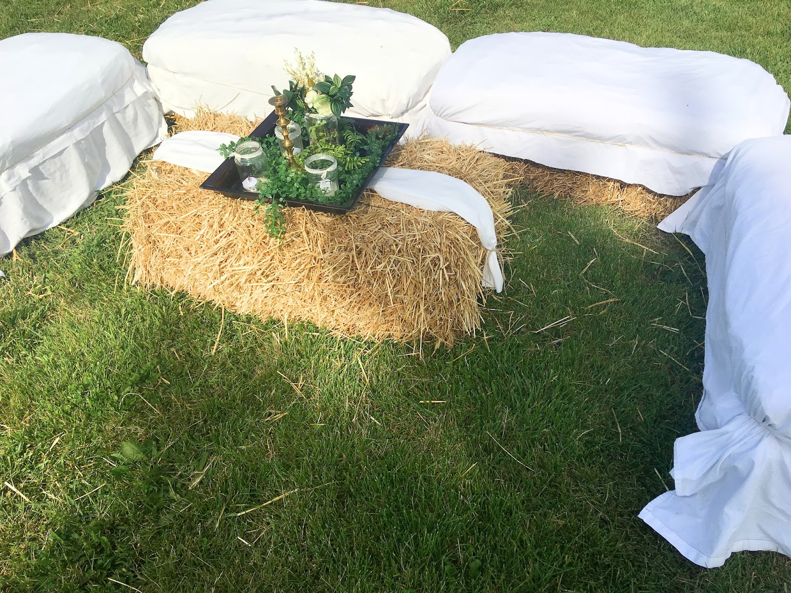 The Smart Momma Decorating Straw Bales For Your Wedding