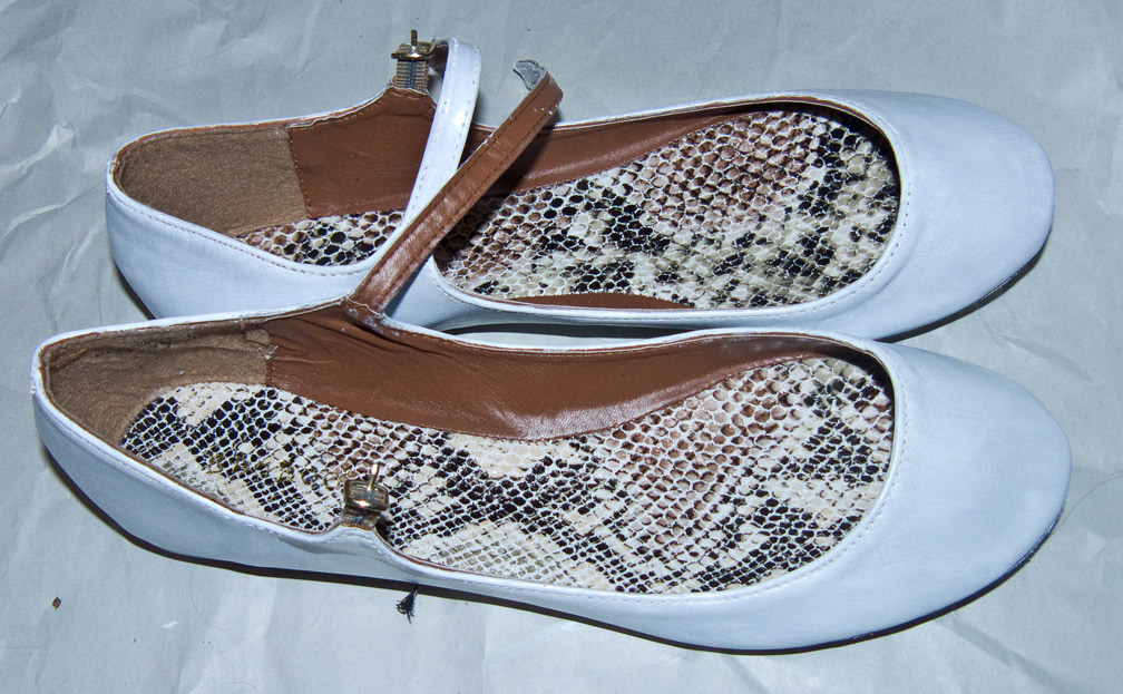 WARPAINT and Unicorns: Angelus Leather Paint & Acrylic Finisher: Recolour Shoe/Boots Tutorial