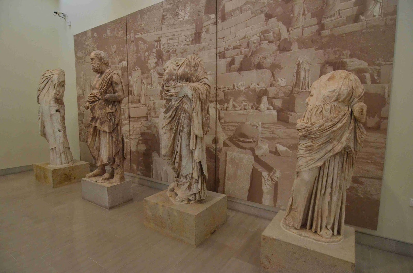 Музей с греческого