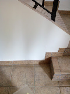 Mueble a medida en diferentes alturas para bajo escalera. Carpintero Zaragoza