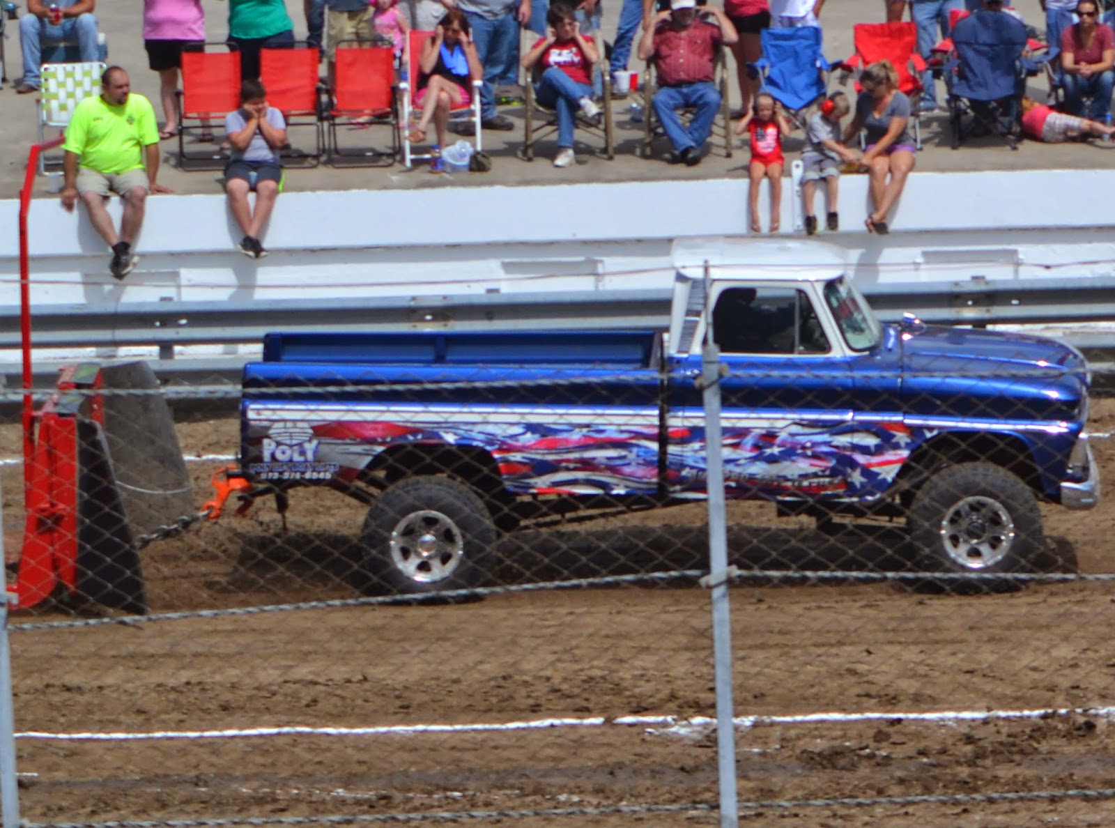 Photographs and videos hobby of Gale O'Dell Dream Factory Tractor Pull