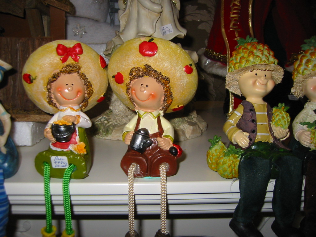 COTTAGE HOME at VIVA Home: More decor items for Christmas present.