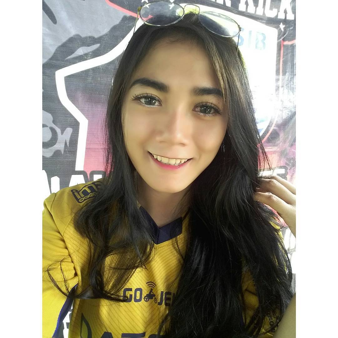 26 Foto Bobotoh Cantik Persib Paling Hot