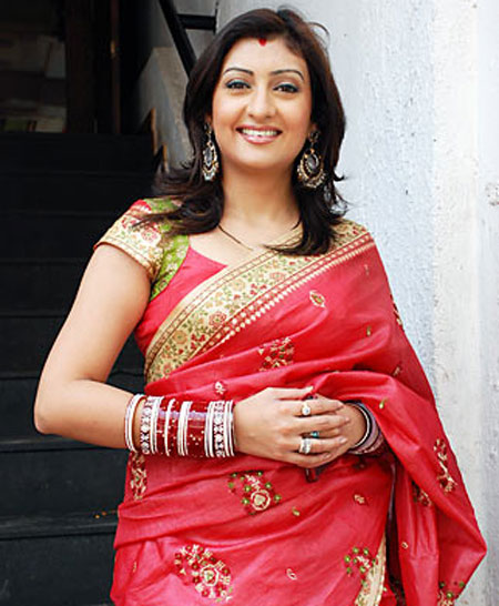 Bigg Boss contestant Juhi Parmar in saree ~ My Cute Actresses
