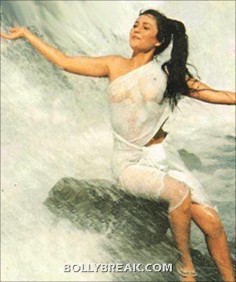 Mandakini was very bold to have been adorned in nothing but a piece if white cloth while  being drenched in this waterfall - (11) - Memorable bollywood outfits over the years- hot!!