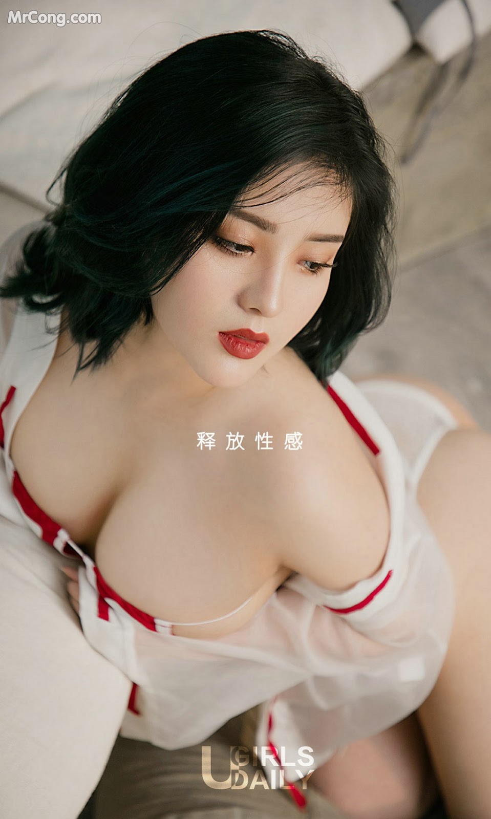 UGIRLS - Ai You Wu App No.1395: Model 井 酱 baby (35 photos)