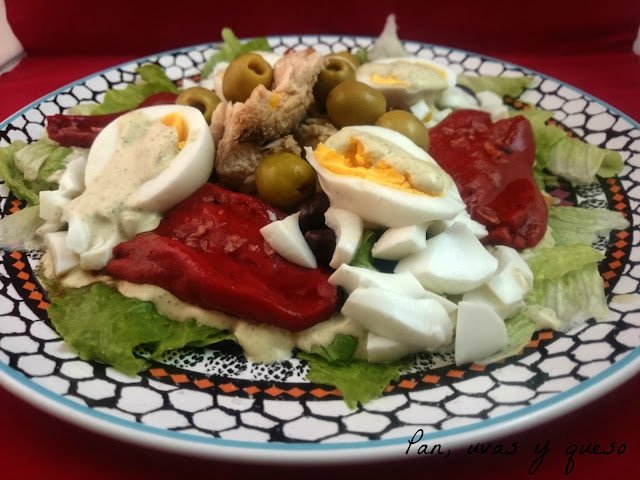 Ensalada completa con vinagreta de hierbas