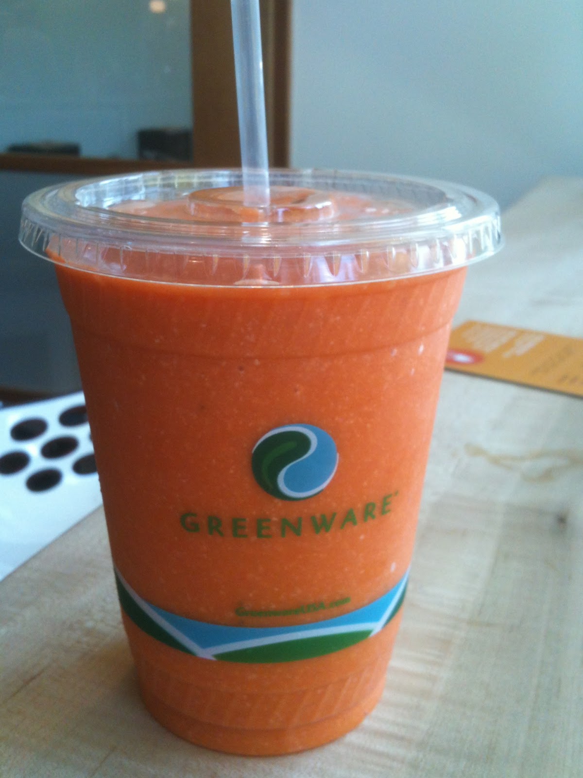 vegankind Heirloom Shake from Purée Artisan Juice Bar and pizza from