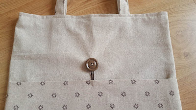 Summer tote bag with pocket tutorial and pattern Summer tote bag with pocket tutorial and pattern
