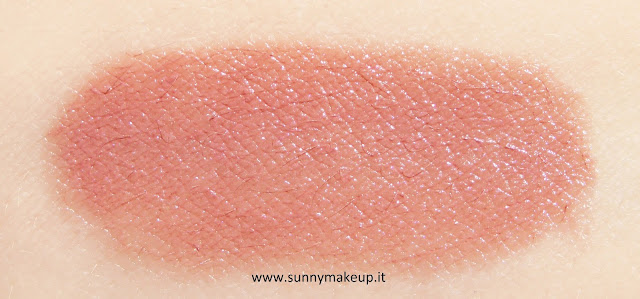 Swatch Rimmel - Lasting Finish Kate Nude. Rossetto 045.