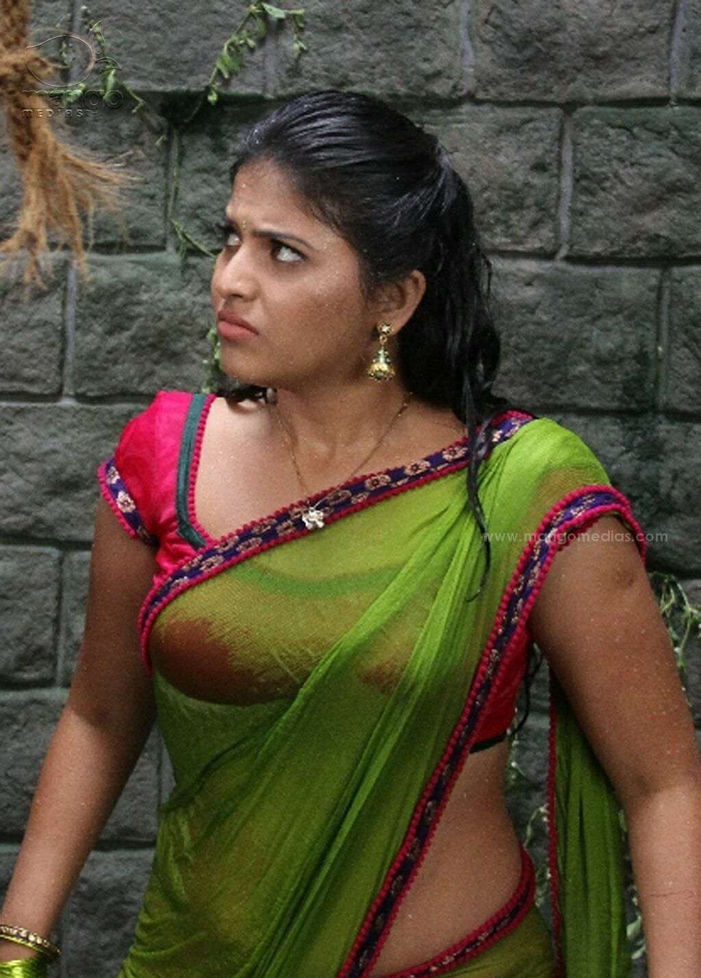 Anjali Photos From Madha Gaja Raja Movie.