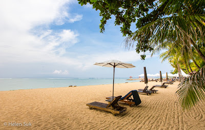 Mungkin sebagian orang lebih mengenal tentang Kuta jika mendengar kata Bali Sanur, Pantai Pasir Putih Nan Indah di Bali