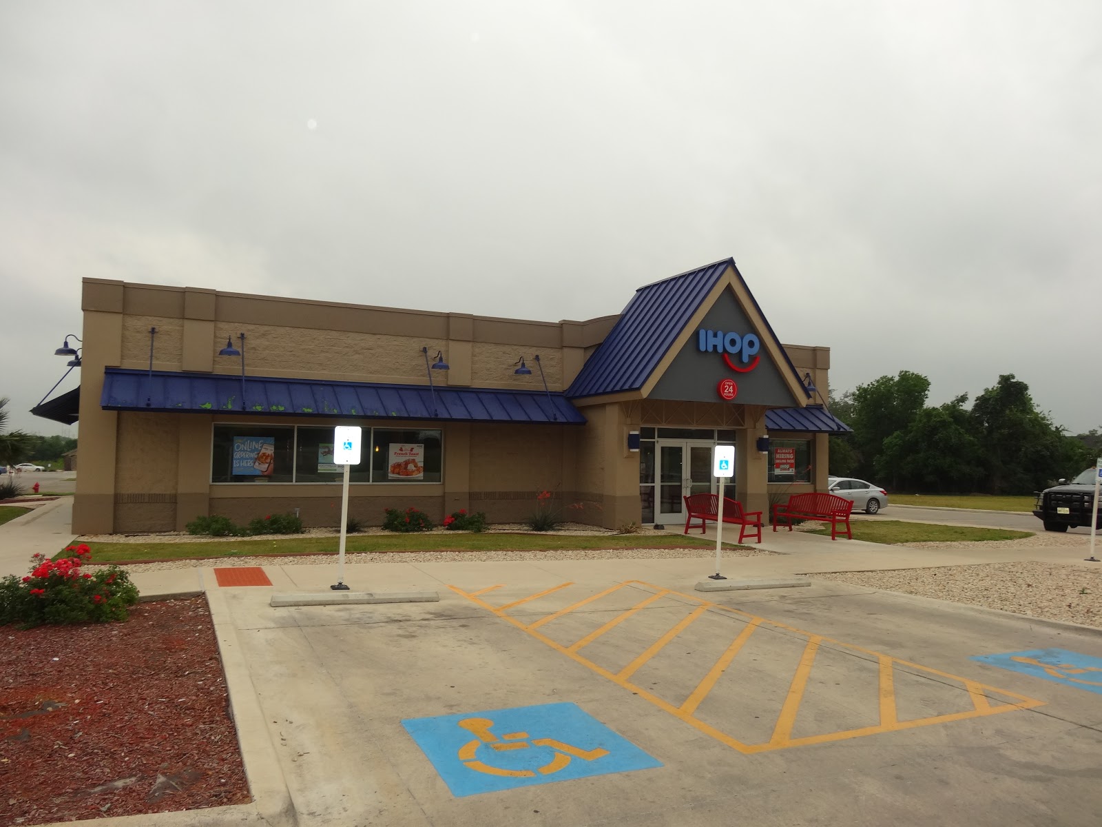 Miquelli's Amerikablog Restaurant IHOP Pleasanton, Texas