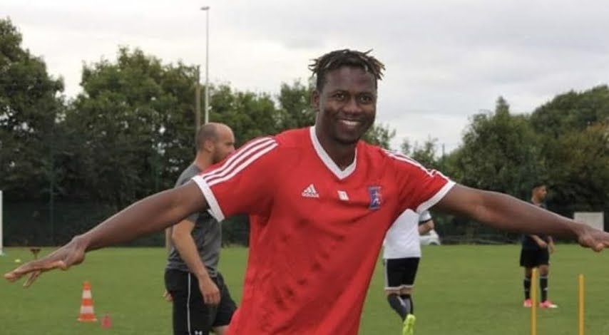 Tragedia in Francia: calciatore 26enne senegalese si accascia e muore per arresto cardiaco.